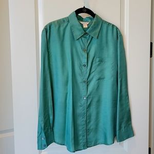 Woman's washable silk blouse from Garnet Hill. Size 04 petite. Green.
